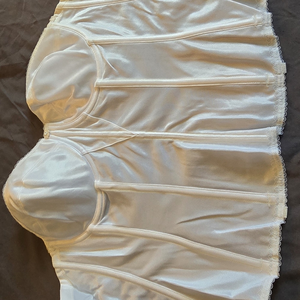 Elegant White Satin Bustier Size 36D